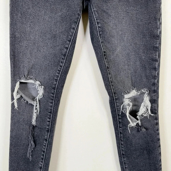 Levi's 721 High Rise Skinny  Grey Wash Distressed Knee Jeans - Picture 6 of 15